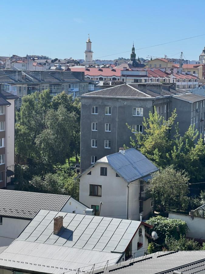 Bulvar Івано-Франківськ Екстер'єр фото